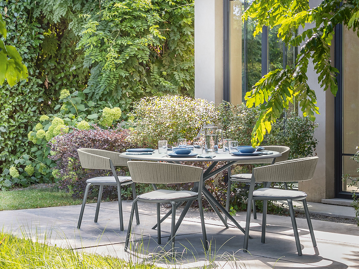 Luxury outdoor dining table and chairs