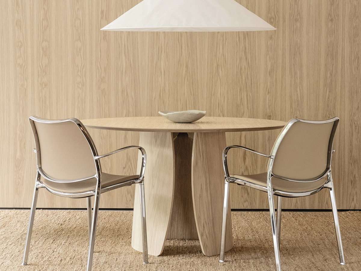 Petal dining table Stua